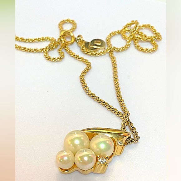 Christian Dior Pearl Rhinestone Gold Tone Pendant Necklace- GREAT CONDITION - Picture 9 of 9